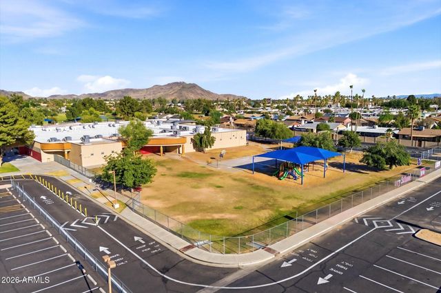 3217 W BANFF Lane, Phoenix, AZ 85053
