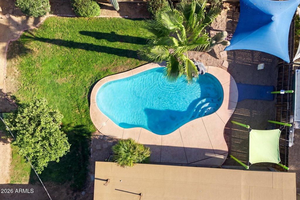 3217 W BANFF Lane, Phoenix, AZ 85053