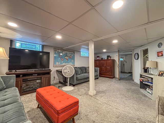 W164N8586 Hiawatha AVENUE, Menomonee Falls, WI 53051