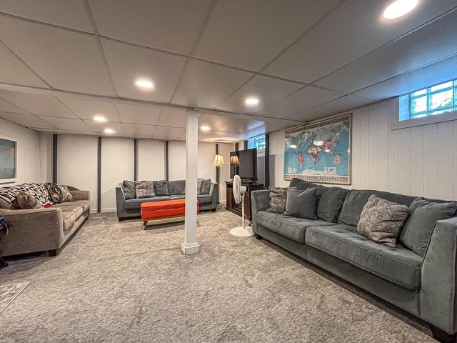 W164N8586 Hiawatha AVENUE, Menomonee Falls, WI 53051