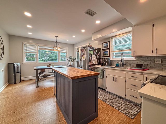 W164N8586 Hiawatha AVENUE, Menomonee Falls, WI 53051