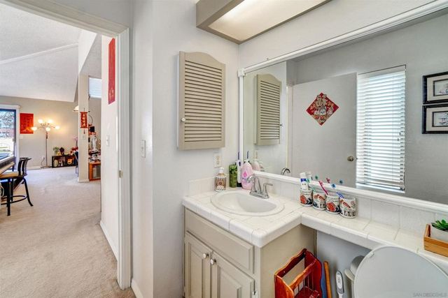 7959 Caminito Dia 2, San Diego, CA 92122