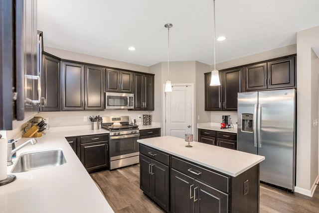 440 Oakland Hills Loop, Commercial Point, OH 43116