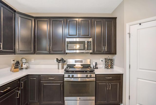 440 Oakland Hills Loop, Commercial Point, OH 43116