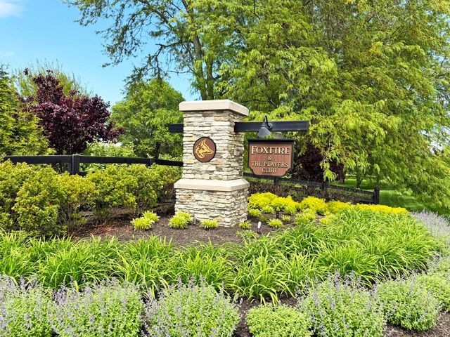 440 Oakland Hills Loop, Commercial Point, OH 43116