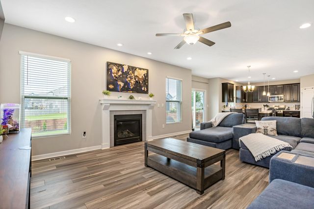 440 Oakland Hills Loop, Commercial Point, OH 43116