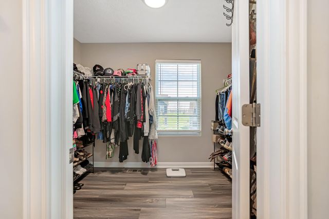 440 Oakland Hills Loop, Commercial Point, OH 43116