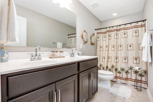 440 Oakland Hills Loop, Commercial Point, OH 43116