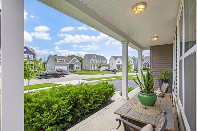 440 Oakland Hills Loop, Commercial Point, OH 43116