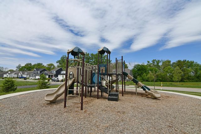 440 Oakland Hills Loop, Commercial Point, OH 43116