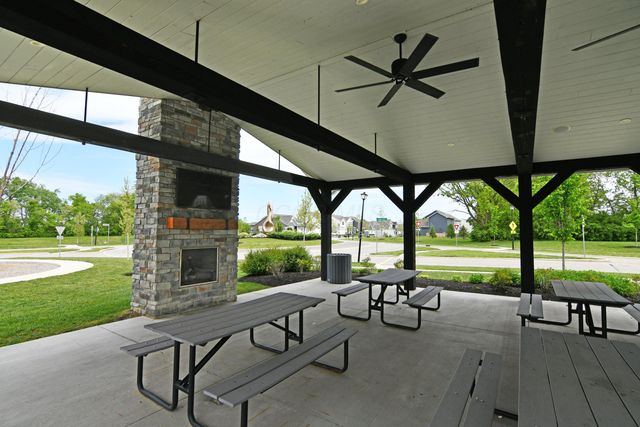 440 Oakland Hills Loop, Commercial Point, OH 43116