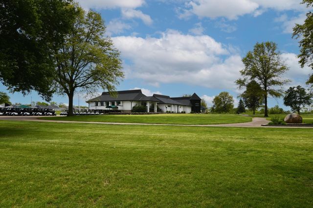 440 Oakland Hills Loop, Commercial Point, OH 43116