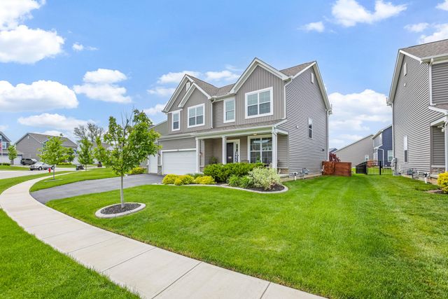 440 Oakland Hills Loop, Commercial Point, OH 43116