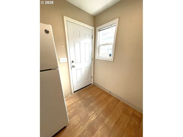8636 Ne HOLLADAY St, Portland, OR 97220
