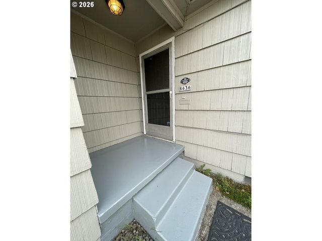8636 Ne HOLLADAY St, Portland, OR 97220