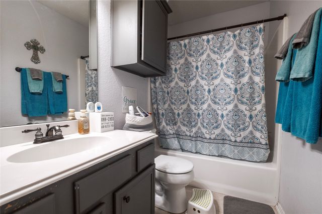 708 Valley Court, Royse City, TX 75189