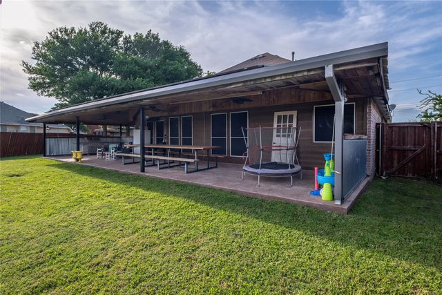 708 Valley Court, Royse City, TX 75189