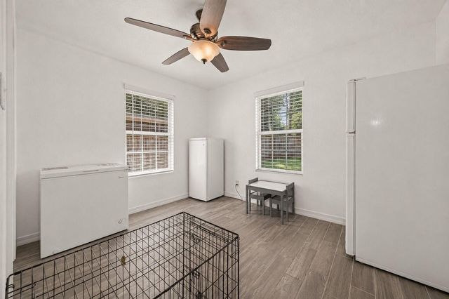 901 Temple Circle, Hitchcock, TX 77563