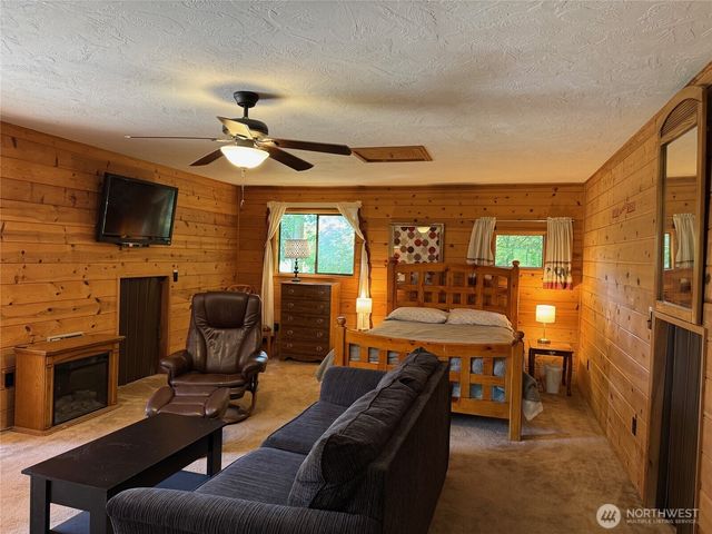 94 Raccoon Road, Sequim, WA 98382