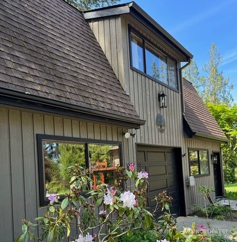 94 Raccoon Road, Sequim, WA 98382