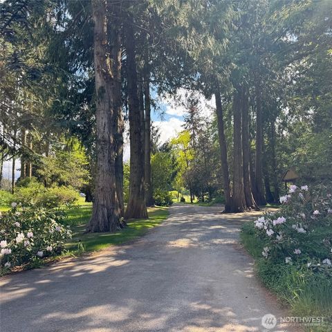 94 Raccoon Road, Sequim, WA 98382