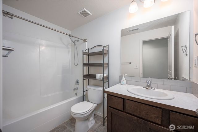 1406 E Nen Drive, Moses Lake, WA 98837