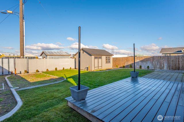 1406 E Nen Drive, Moses Lake, WA 98837