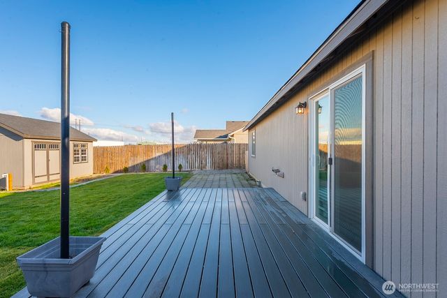 1406 E Nen Drive, Moses Lake, WA 98837