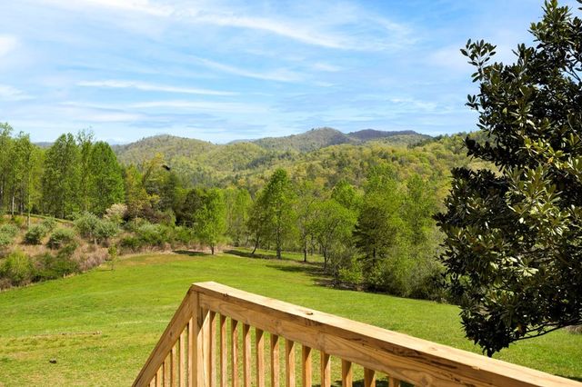 68 Countryside Lane, Hayesville, NC 28904