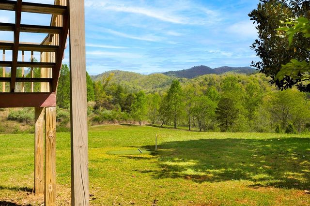 68 Countryside Lane, Hayesville, NC 28904