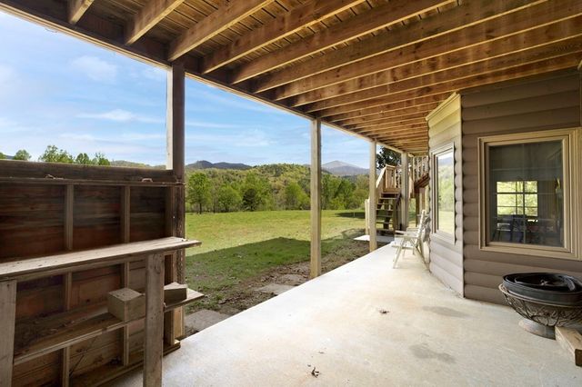 68 Countryside Lane, Hayesville, NC 28904