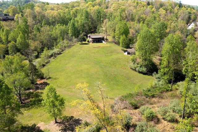 68 Countryside Lane, Hayesville, NC 28904