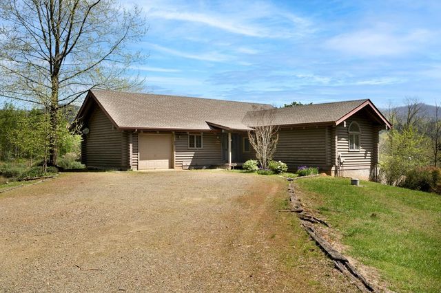 68 Countryside Lane, Hayesville, NC 28904