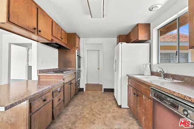19431 Scobey Avenue, Carson, CA 90746