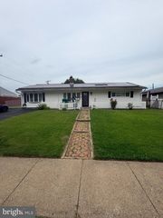 89 TIMBER LN, Levittown, PA 19054