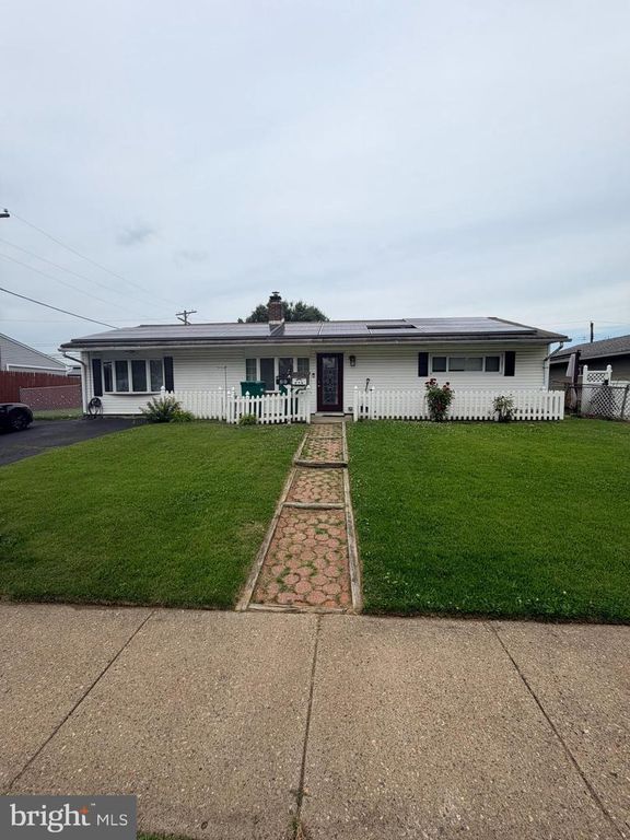 89 TIMBER LN, Levittown, PA 19054