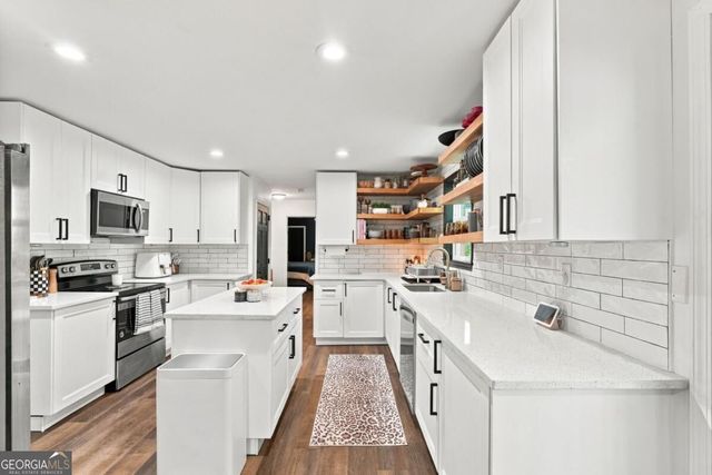831 Montego Way SW, Lilburn, GA 30047