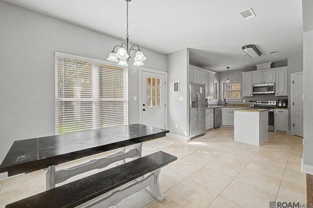 15534 Delmar Ln, Walker, LA 70785