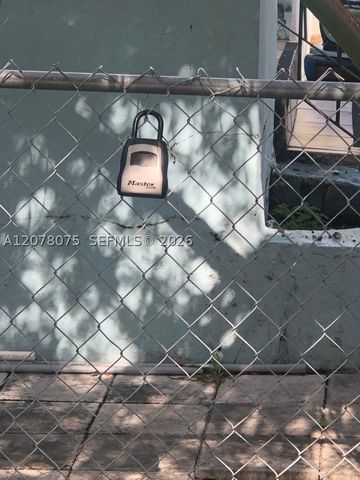 1453 SW 3rd St 302, Miami, FL 33135