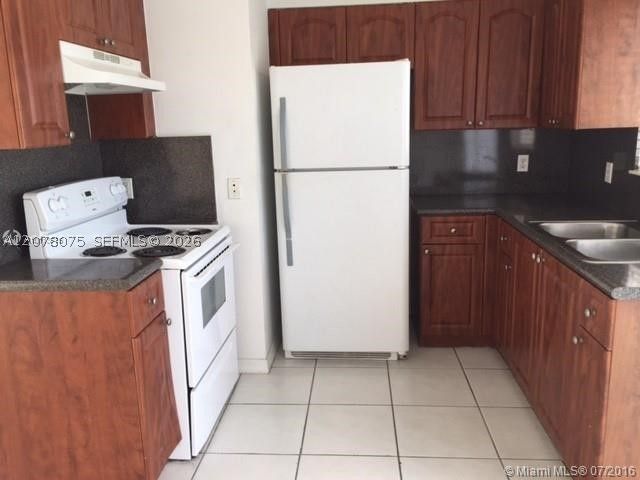 1453 SW 3rd St 302, Miami, FL 33135