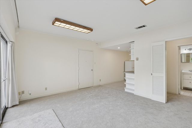 6211 W Northwest Highway G124, Dallas, TX 75225