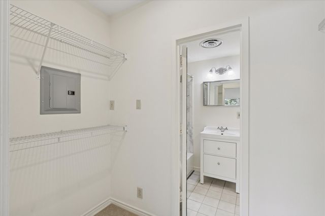 6211 W Northwest Highway G124, Dallas, TX 75225