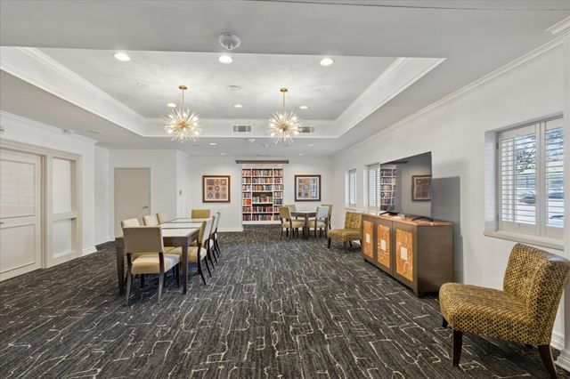 6211 W Northwest Highway G124, Dallas, TX 75225