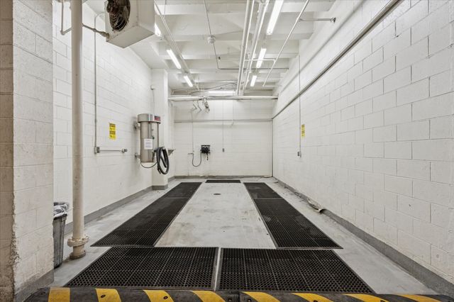 6211 W Northwest Highway G124, Dallas, TX 75225