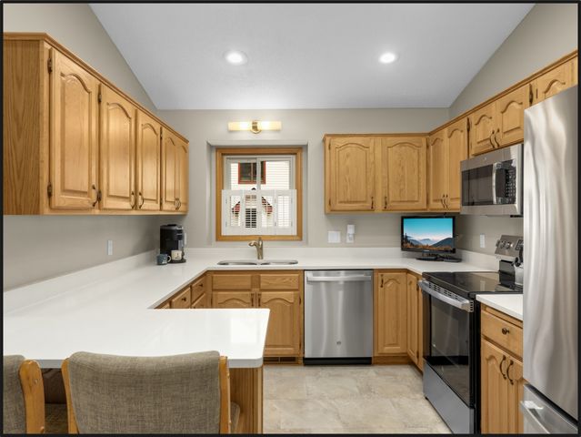 8709 Forestview Lane N, Maple Grove, MN 55369