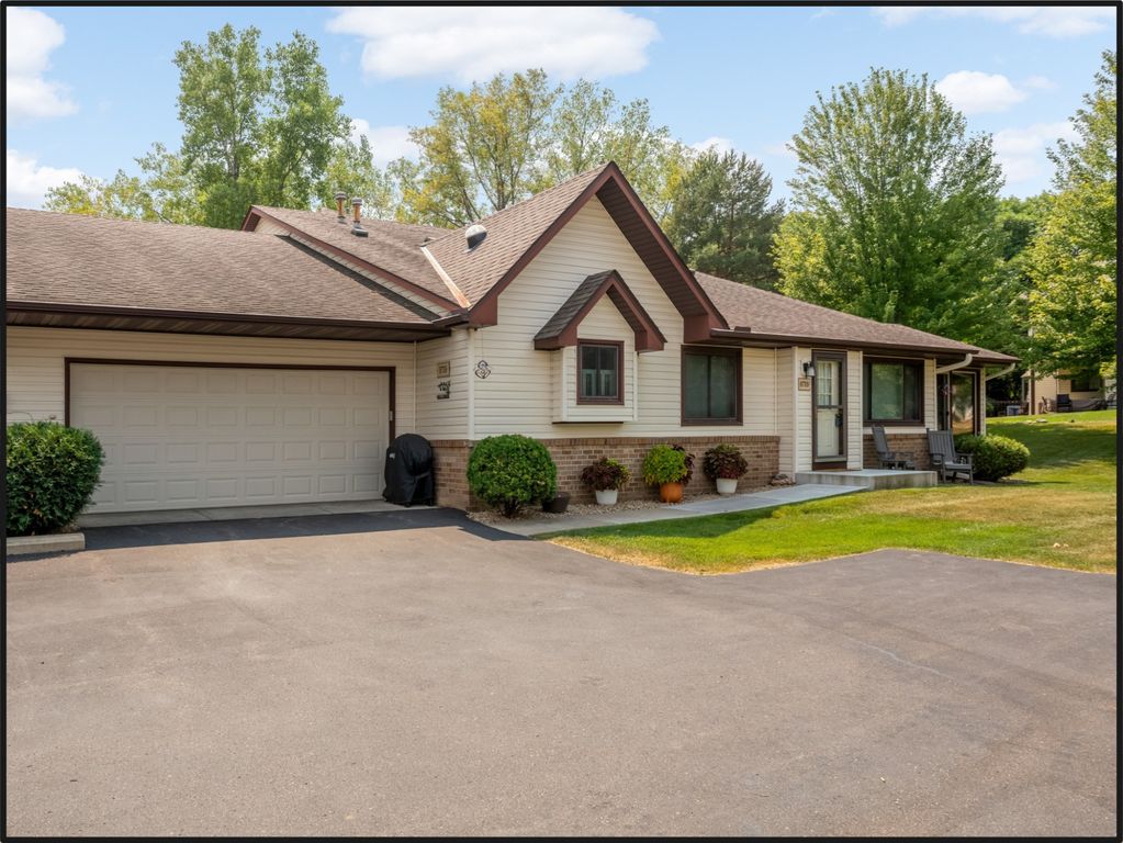 8709 Forestview Lane N, Maple Grove, MN 55369