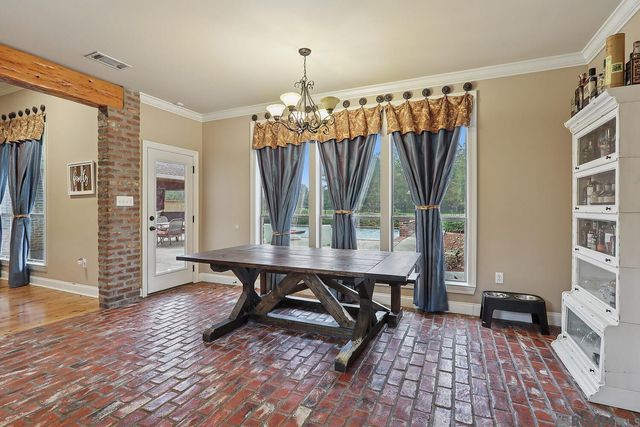 28927 Nottaway Dr, Livingston, LA 70754