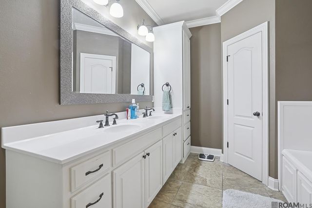 28927 Nottaway Dr, Livingston, LA 70754