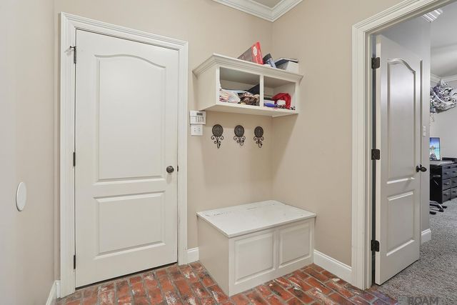 28927 Nottaway Dr, Livingston, LA 70754