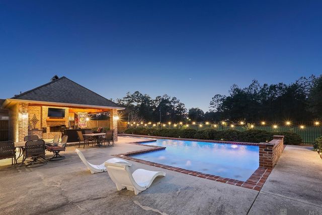 28927 Nottaway Dr, Livingston, LA 70754